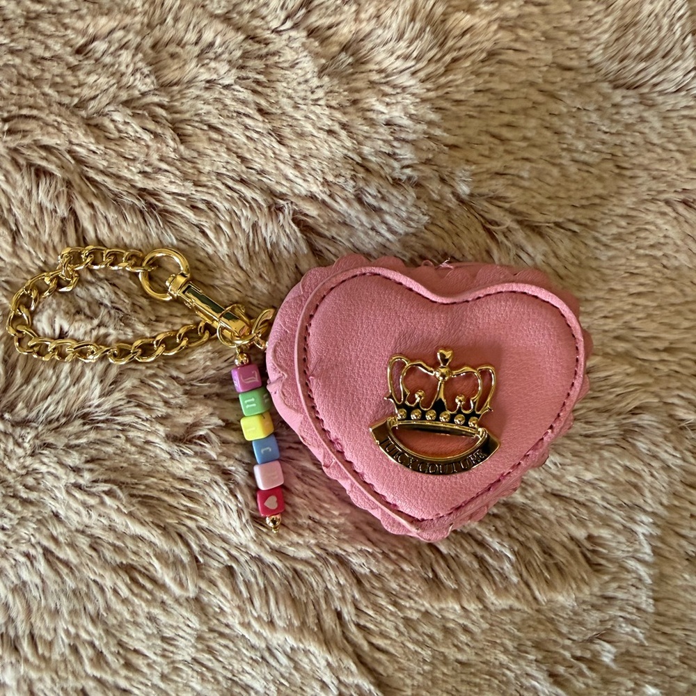 ADORABLE JUICY COUTURE PINK HEART SHAPED MINI WRISTLET BEADS